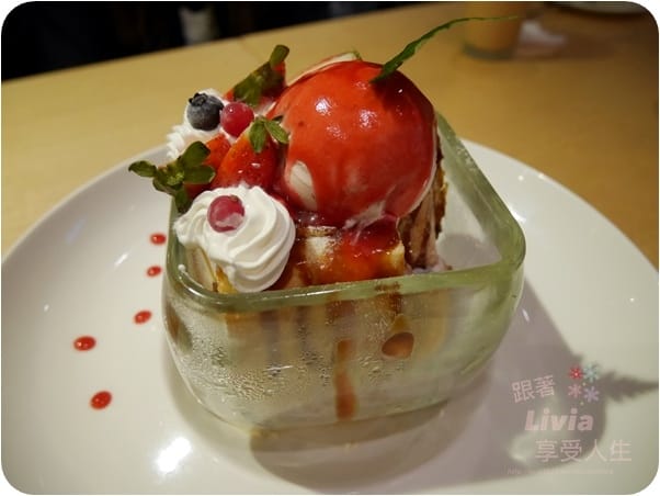 美食。餐廳 台北大安區 忠孝復興捷運站 跳舞香水忠孝店 東區下午茶 雲朵棉花糖 台北約會好去處 跟著Livia享受人生 - 第36張圖 美食。餐廳 台北大安區 忠孝復興捷運站 跳舞香水忠孝店 東區下午茶 雲朵棉花糖 台北約會好去處 跟著Livia享受人生