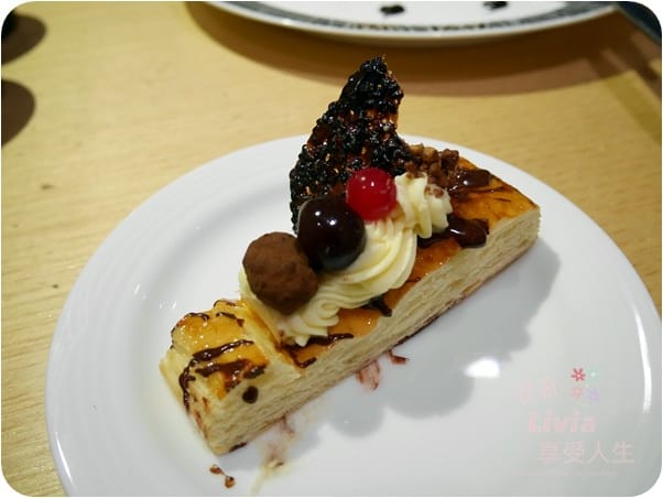 美食。餐廳 台北大安區 忠孝復興捷運站 跳舞香水忠孝店 東區下午茶 雲朵棉花糖 台北約會好去處 跟著Livia享受人生 - 第35張圖 美食。餐廳 台北大安區 忠孝復興捷運站 跳舞香水忠孝店 東區下午茶 雲朵棉花糖 台北約會好去處 跟著Livia享受人生