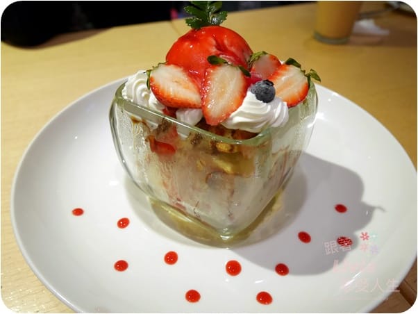 美食。餐廳 台北大安區 忠孝復興捷運站 跳舞香水忠孝店 東區下午茶 雲朵棉花糖 台北約會好去處 跟著Livia享受人生 - 第38張圖 美食。餐廳 台北大安區 忠孝復興捷運站 跳舞香水忠孝店 東區下午茶 雲朵棉花糖 台北約會好去處 跟著Livia享受人生