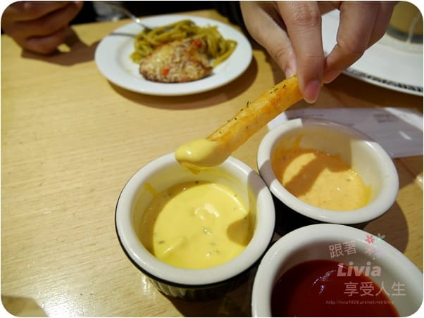 美食。餐廳 台北大安區 忠孝復興捷運站 跳舞香水忠孝店 東區下午茶 雲朵棉花糖 台北約會好去處 跟著Livia享受人生 - 第18張圖 美食。餐廳 台北大安區 忠孝復興捷運站 跳舞香水忠孝店 東區下午茶 雲朵棉花糖 台北約會好去處 跟著Livia享受人生