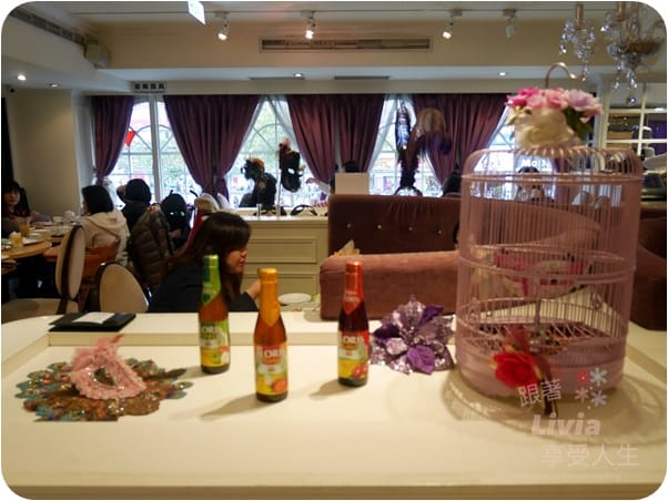 美食。餐廳 台北大安區 忠孝復興捷運站 跳舞香水忠孝店 東區下午茶 雲朵棉花糖 台北約會好去處 跟著Livia享受人生 - 第8張圖 美食。餐廳 台北大安區 忠孝復興捷運站 跳舞香水忠孝店 東區下午茶 雲朵棉花糖 台北約會好去處 跟著Livia享受人生
