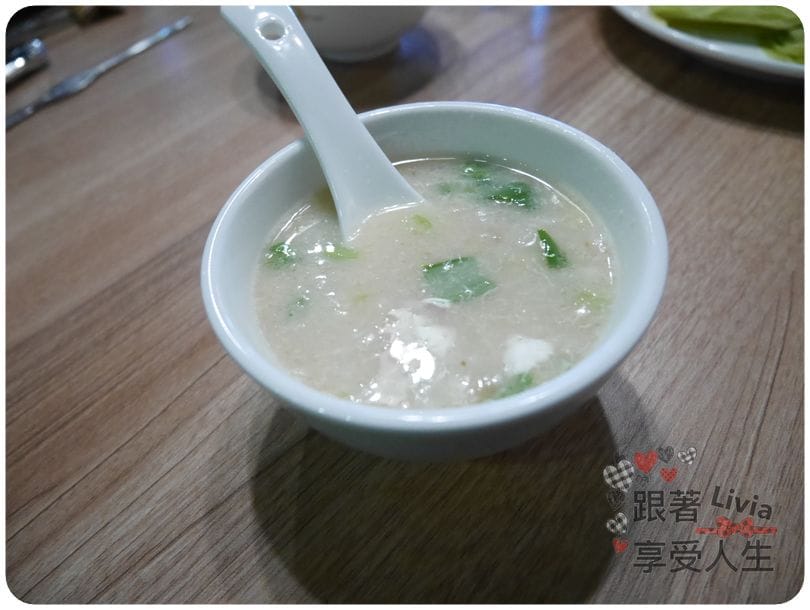 美食。餐廳 新竹縣竹北市 蒸龍宴 蒸汽 養生海鮮館 吃進食材最初的原味 帝王蟹超鮮美啊! 跟著Livia享受人生蒸龍宴