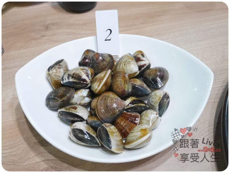 美食。餐廳 新竹縣竹北市 蒸龍宴 蒸汽 養生海鮮館 吃進食材最初的原味 帝王蟹超鮮美啊! 跟著Livia享受人生蒸龍宴