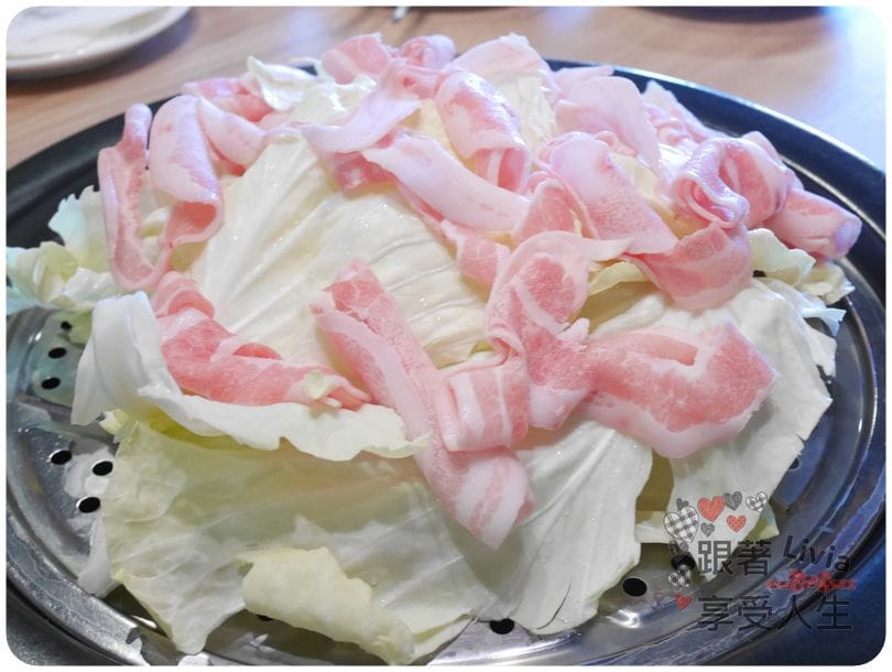 美食。餐廳 新竹縣竹北市 蒸龍宴 蒸汽 養生海鮮館 吃進食材最初的原味 帝王蟹超鮮美啊! 跟著Livia享受人生蒸龍宴