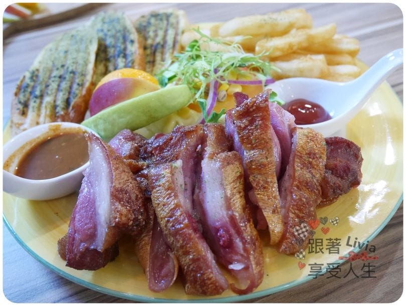 美食。餐廳 新北新莊區 輔大捷運站 輔大早午餐下午茶 荷亞輕食館 輔大店 學生/上班族的天堂啊! 跟著Livia享受人生