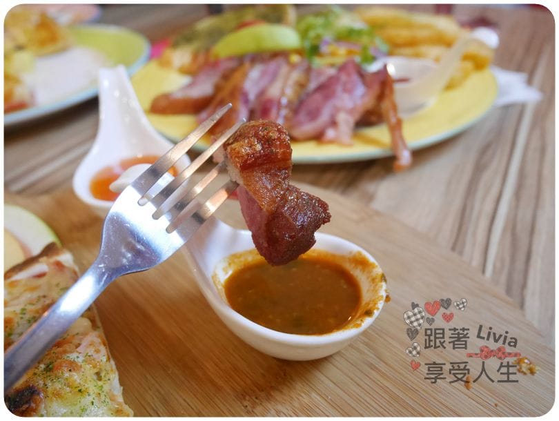 美食。餐廳 新北新莊區 輔大捷運站 輔大早午餐下午茶 荷亞輕食館 輔大店 學生/上班族的天堂啊! 跟著Livia享受人生