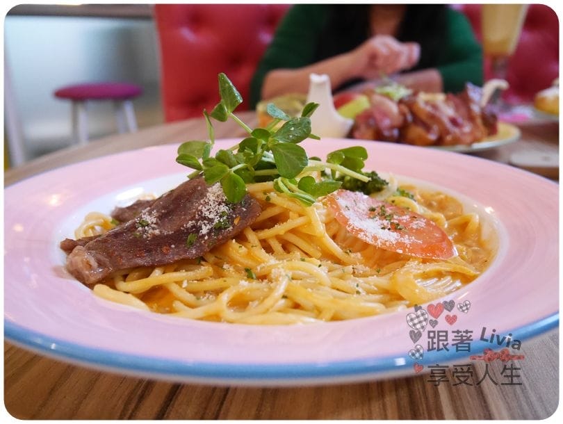 美食。餐廳 新北新莊區 輔大捷運站 輔大早午餐下午茶 荷亞輕食館 輔大店 學生/上班族的天堂啊! 跟著Livia享受人生