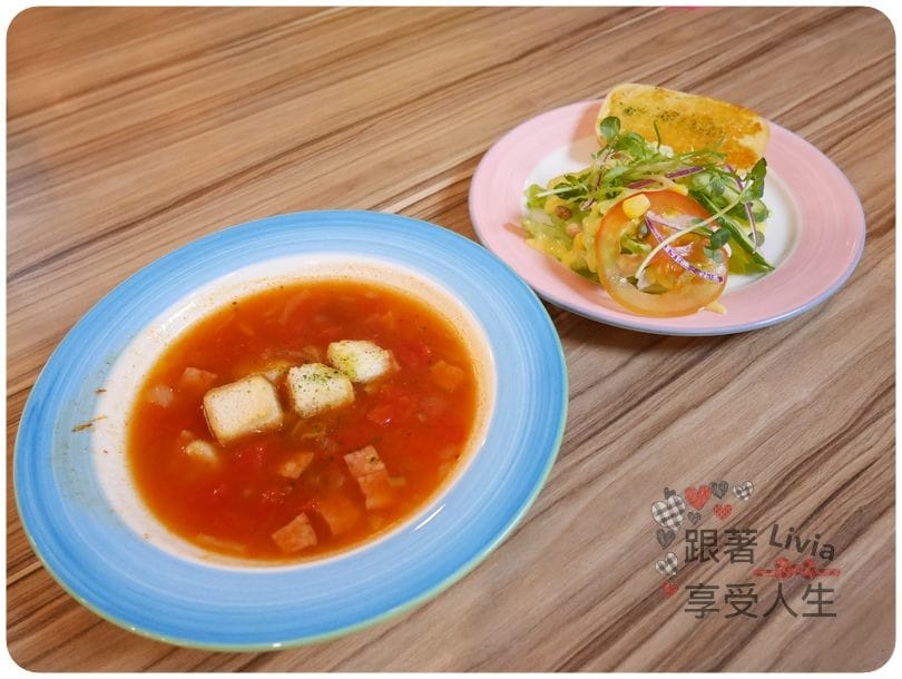 美食。餐廳 新北新莊區 輔大捷運站 輔大早午餐下午茶 荷亞輕食館 輔大店 學生/上班族的天堂啊! 跟著Livia享受人生