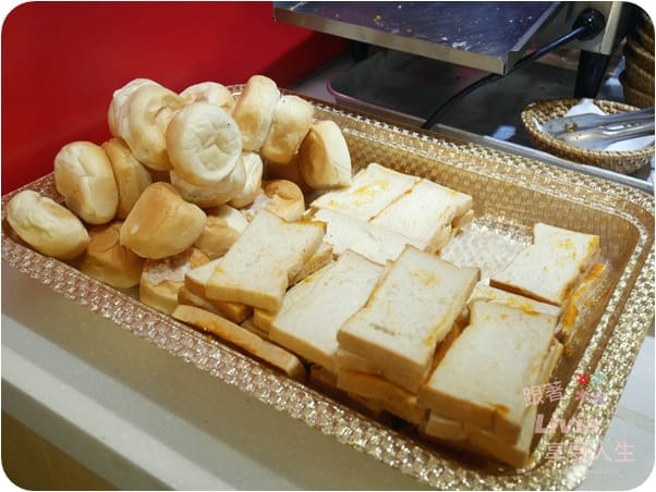 美食。餐廳 台北內湖區 港墘捷運站 內湖美食 內湖牛排 瘋牛排 內湖港墘店 88oz 巨大牛排 沙拉自助吧 跟著Livia享受人生