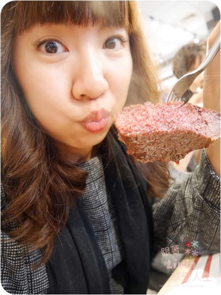 美食。餐廳 台北內湖區 港墘捷運站 內湖美食 內湖牛排 瘋牛排 內湖港墘店 88oz 巨大牛排 沙拉自助吧 跟著Livia享受人生