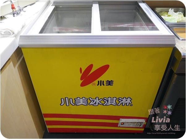 美食。餐廳 台北內湖區 港墘捷運站 內湖美食 內湖牛排 瘋牛排 內湖港墘店 88oz 巨大牛排 沙拉自助吧 跟著Livia享受人生