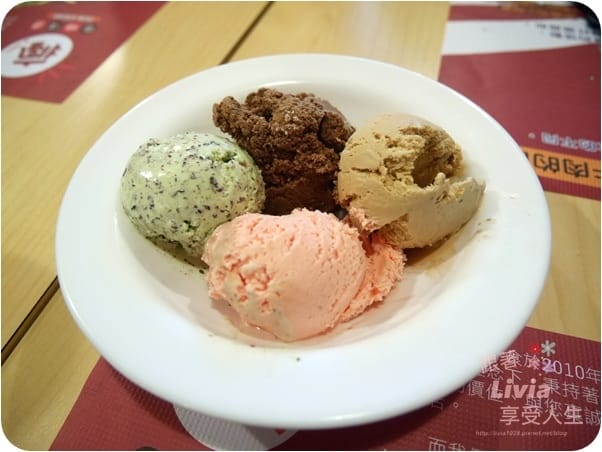 美食。餐廳 台北內湖區 港墘捷運站 內湖美食 內湖牛排 瘋牛排 內湖港墘店 88oz 巨大牛排 沙拉自助吧 跟著Livia享受人生