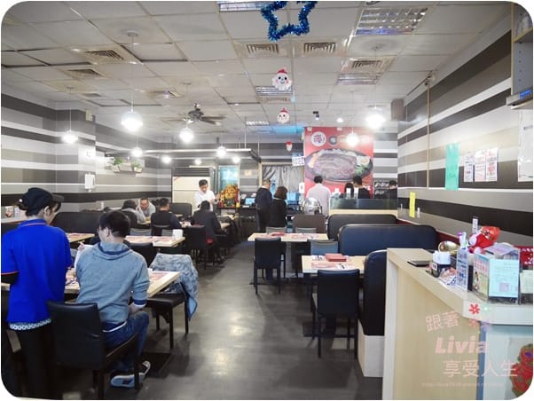 美食。餐廳 台北內湖區 港墘捷運站 內湖美食 內湖牛排 瘋牛排 內湖港墘店 88oz 巨大牛排 沙拉自助吧 跟著Livia享受人生