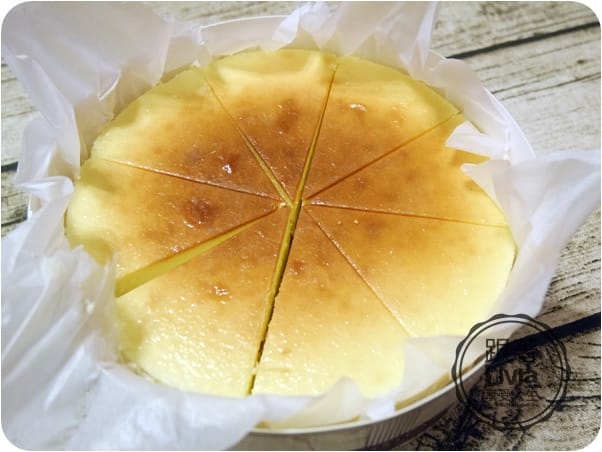 美食。點心 宅配美食 台南 艾克雷亞Eclair法式烘培 巧克力蔓越莓乳酪/日式燒烤乳酪/法式重乳酪/香草布丁 甜蜜在心頭兒 跟著Livia享受人生