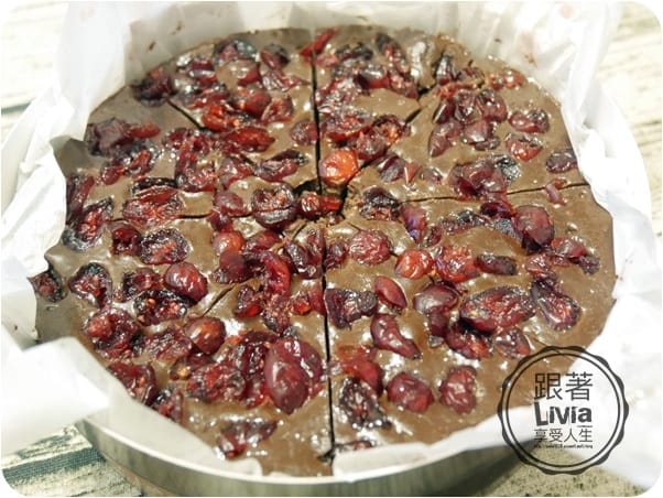美食。點心 宅配美食 台南 艾克雷亞Eclair法式烘培 巧克力蔓越莓乳酪/日式燒烤乳酪/法式重乳酪/香草布丁 甜蜜在心頭兒 跟著Livia享受人生