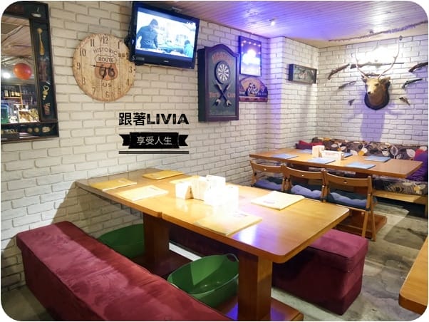 美食。點心 台北大安區 忠孝敦化捷運站 Route 66美式餐廳 東區美式 六層漢堡 巨無霸漢堡 手製漢堡肉 炸雞超啾c 跟著Livia享受人生