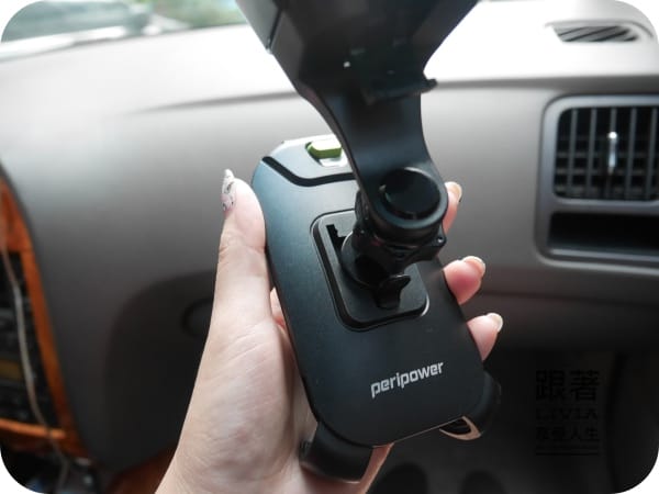 生活。好物 Peripower SWAN 快取手機車架 5.7以內適用 360度旋轉好方便 跟著Livia享受人生