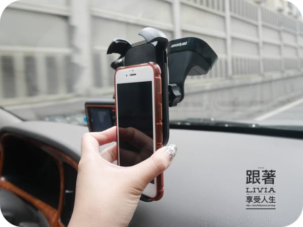 生活。好物 Peripower SWAN 快取手機車架 5.7以內適用 360度旋轉好方便 跟著Livia享受人生