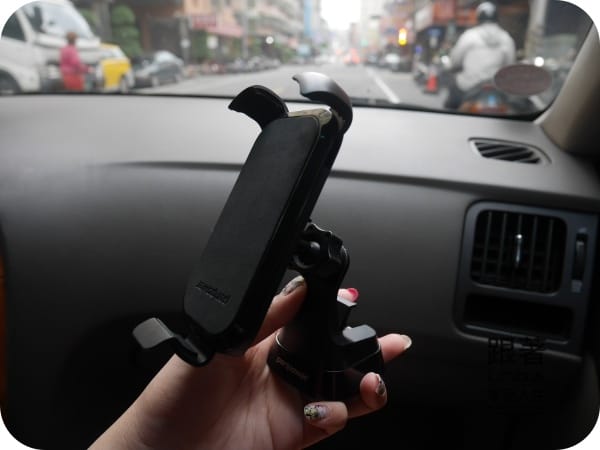 生活。好物 Peripower SWAN 快取手機車架 5.7以內適用 360度旋轉好方便 跟著Livia享受人生