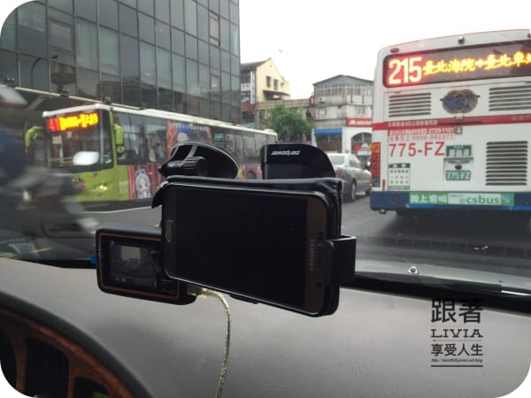 生活。好物 Peripower SWAN 快取手機車架 5.7以內適用 360度旋轉好方便 跟著Livia享受人生