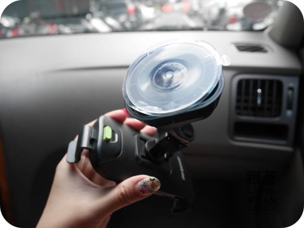 生活。好物 Peripower SWAN 快取手機車架 5.7以內適用 360度旋轉好方便 跟著Livia享受人生