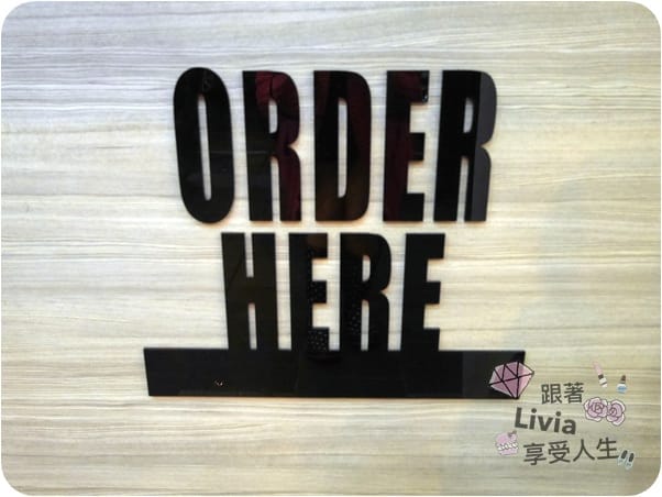 美食。餐廳 台北信義區 市政府捷運站 Quiznos 酷食熱 (市府店) 有溫度的潛艇堡 新品泰甜辣嫩雞潛艇堡 甜辣好滋味 跟著Livia享受人生