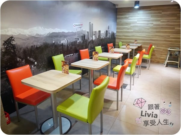 美食。餐廳 台北信義區 市政府捷運站 Quiznos 酷食熱 (市府店) 有溫度的潛艇堡 新品泰甜辣嫩雞潛艇堡 甜辣好滋味 跟著Livia享受人生
