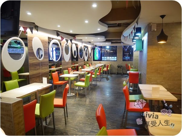 美食。餐廳 台北信義區 市政府捷運站 Quiznos 酷食熱 (市府店) 有溫度的潛艇堡 新品泰甜辣嫩雞潛艇堡 甜辣好滋味 跟著Livia享受人生