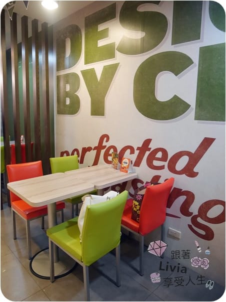 美食。餐廳 台北信義區 市政府捷運站 Quiznos 酷食熱 (市府店) 有溫度的潛艇堡 新品泰甜辣嫩雞潛艇堡 甜辣好滋味 跟著Livia享受人生