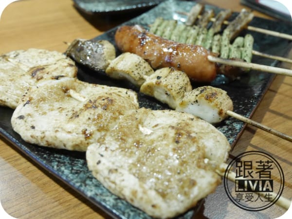 美食。餐廳 台北中山區 中山捷運站 柒-串燒屋 創意串燒 海鮮燒烤超鮮美 內用外帶都來柒串燒屋 跟著Livia享受人生