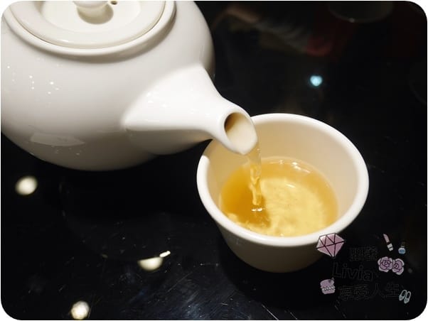 美食。餐廳 新竹市東區 新竹火車站 京龍港式點心 平價港式點心 多樣化選擇 口味道地阿! 跟著Livia享受人生