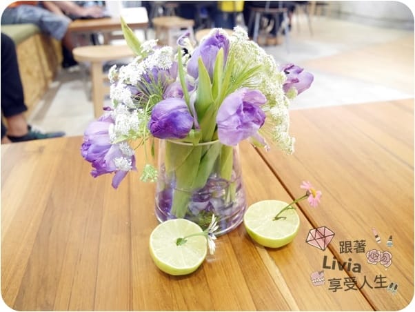 【台灣保養品】Vecs Gardenia 嘉丹妮爾 VITAMIN 維他命C植萃亮白奇蹟系列母親節禮盒推薦 跟著Livia享受人生
