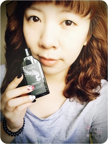 髮絲。清潔 JuliArt 髮現完美 極致控油頭皮養護禮盒 母親節禮盒推薦 終於擺脫困擾的頭皮味 跟著Livia享受人生