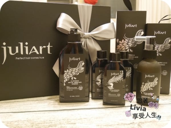 髮絲。清潔 JuliArt 髮現完美 極致控油頭皮養護禮盒 母親節禮盒推薦 終於擺脫困擾的頭皮味 跟著Livia享受人生