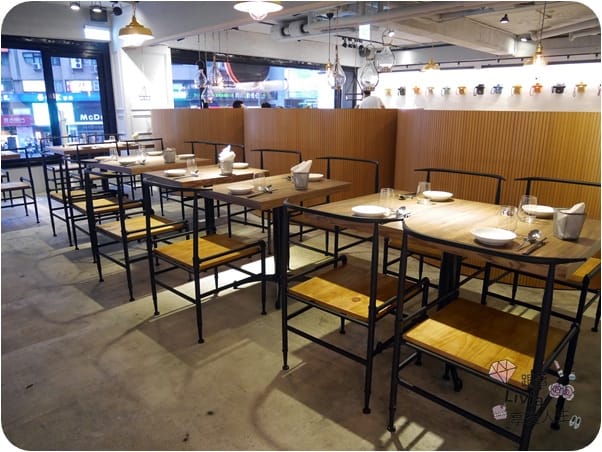美食。餐廳 台北大安區 忠孝敦化捷運站 東區飯BAR MINI 東區餐廳推薦 中式創意料理 時髦風中菜館 家庭聚餐/同學會餐廳/謝師宴餐廳推薦 跟著Livia享受人生