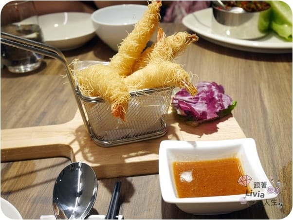 美食。餐廳 台北大安區 忠孝敦化捷運站 東區飯BAR MINI 東區餐廳推薦 中式創意料理 時髦風中菜館 家庭聚餐/同學會餐廳/謝師宴餐廳推薦 跟著Livia享受人生