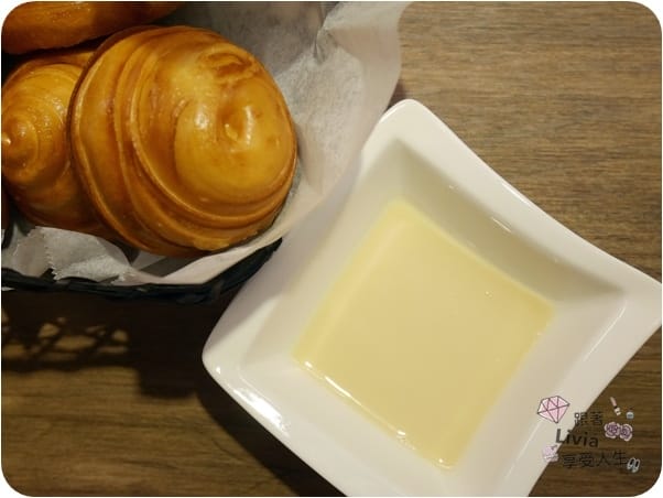 美食。餐廳 台北大安區 忠孝敦化捷運站 東區飯BAR MINI 東區餐廳推薦 中式創意料理 時髦風中菜館 家庭聚餐/同學會餐廳/謝師宴餐廳推薦 跟著Livia享受人生