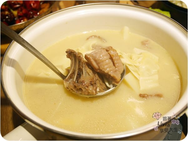美食。餐廳 台北大安區 忠孝敦化捷運站 東區飯BAR MINI 東區餐廳推薦 中式創意料理 時髦風中菜館 家庭聚餐/同學會餐廳/謝師宴餐廳推薦 跟著Livia享受人生