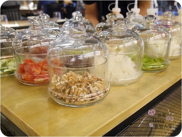 美食。餐廳 台北大安區 忠孝敦化捷運站 東區飯BAR MINI 東區餐廳推薦 中式創意料理 時髦風中菜館 家庭聚餐/同學會餐廳/謝師宴餐廳推薦 跟著Livia享受人生
