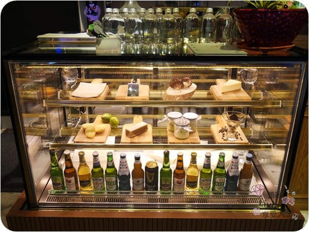 美食。餐廳 台北大安區 忠孝敦化捷運站 東區飯BAR MINI 東區餐廳推薦 中式創意料理 時髦風中菜館 家庭聚餐/同學會餐廳/謝師宴餐廳推薦 跟著Livia享受人生