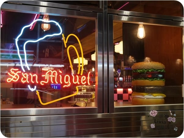 (已歇業)美食。餐廳 台北大安區 忠孝復興捷運站 Fantasy Diner 潮流美式餐廳 東區美式餐廳 燉飯/披薩/炸物 (二訪) 跟著Livia享受人生
