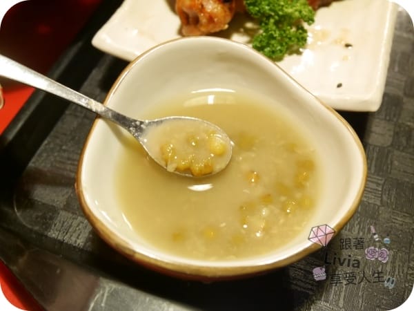 美食。餐廳 新北市板橋區 板橋捷運站 板橋日本料理推薦 八八食堂 創意壽司/生魚片/拉麵 (二訪) 跟著Livia享受人生