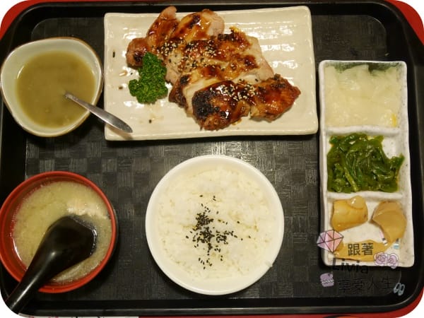 美食。餐廳 新北市板橋區 板橋捷運站 板橋日本料理推薦 八八食堂 創意壽司/生魚片/拉麵 (二訪) 跟著Livia享受人生