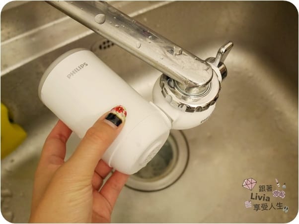 生活。好物 Philips 飛利浦 超濾龍頭式淨水器 WP3812 省水、淨水、飲水 輕鬆安裝 享受純淨每滴水 跟著Livia享受人生