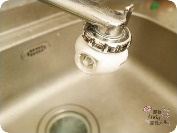 生活。好物 Philips 飛利浦 超濾龍頭式淨水器 WP3812 省水、淨水、飲水 輕鬆安裝 享受純淨每滴水 跟著Livia享受人生