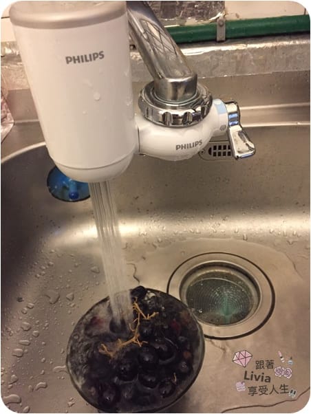 生活。好物 Philips 飛利浦 超濾龍頭式淨水器 WP3812 省水、淨水、飲水 輕鬆安裝 享受純淨每滴水 跟著Livia享受人生