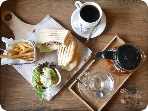 美食。餐廳 台北大同區 雙連捷運站 彼恩堤PNT Cafe 大同雙連站早午餐 咖啡/法式吐司/漢堡/手搖飲 跟著Livia享受人生