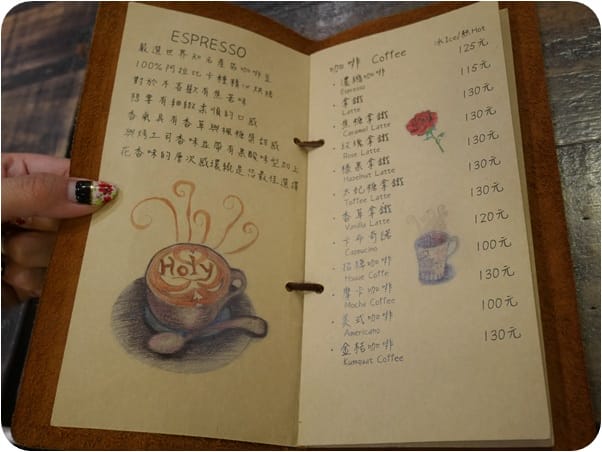 美食。餐廳 台北松山區 南京三民捷運站 亨蕾咖啡HolyCafe 台北松山區下午茶甜點 小歐洲咖啡廳 燉飯/套餐/烤魚 跟著Livia享受人生