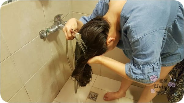 髮絲。清潔 Antirincle 安緹妮蔻 天然有機花草萃取洗髮精/沐浴露 堅果油護色順滑洗髮精/鼠尾草保濕舒眠沐浴露/玫瑰果豐潤亮澤護髮膜 跟著Livia享受人生