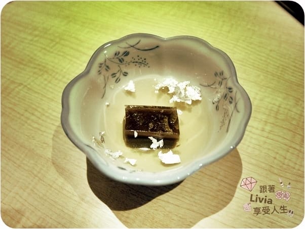 美食。餐廳台北松山區 南京復興捷運站 日式無菜單料理 一期一會 鮨 南京復興壽司 銀箔水羊羹 跟著Livia享受人生